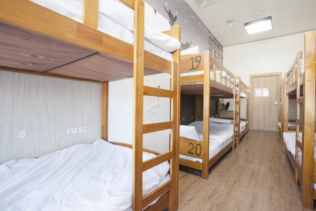 Terra Guesthouse ปูซาน ภายนอก รูปภาพ