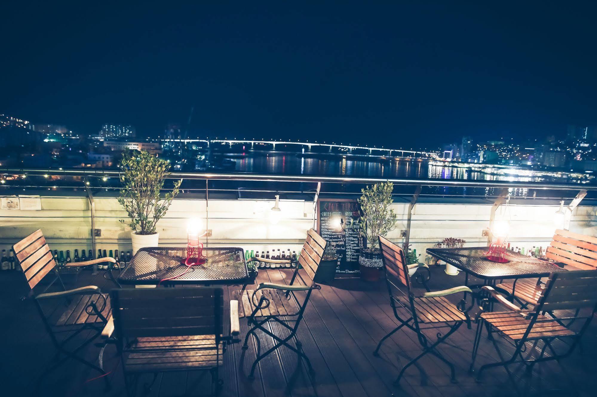 Terra Guesthouse ปูซาน ภายนอก รูปภาพ