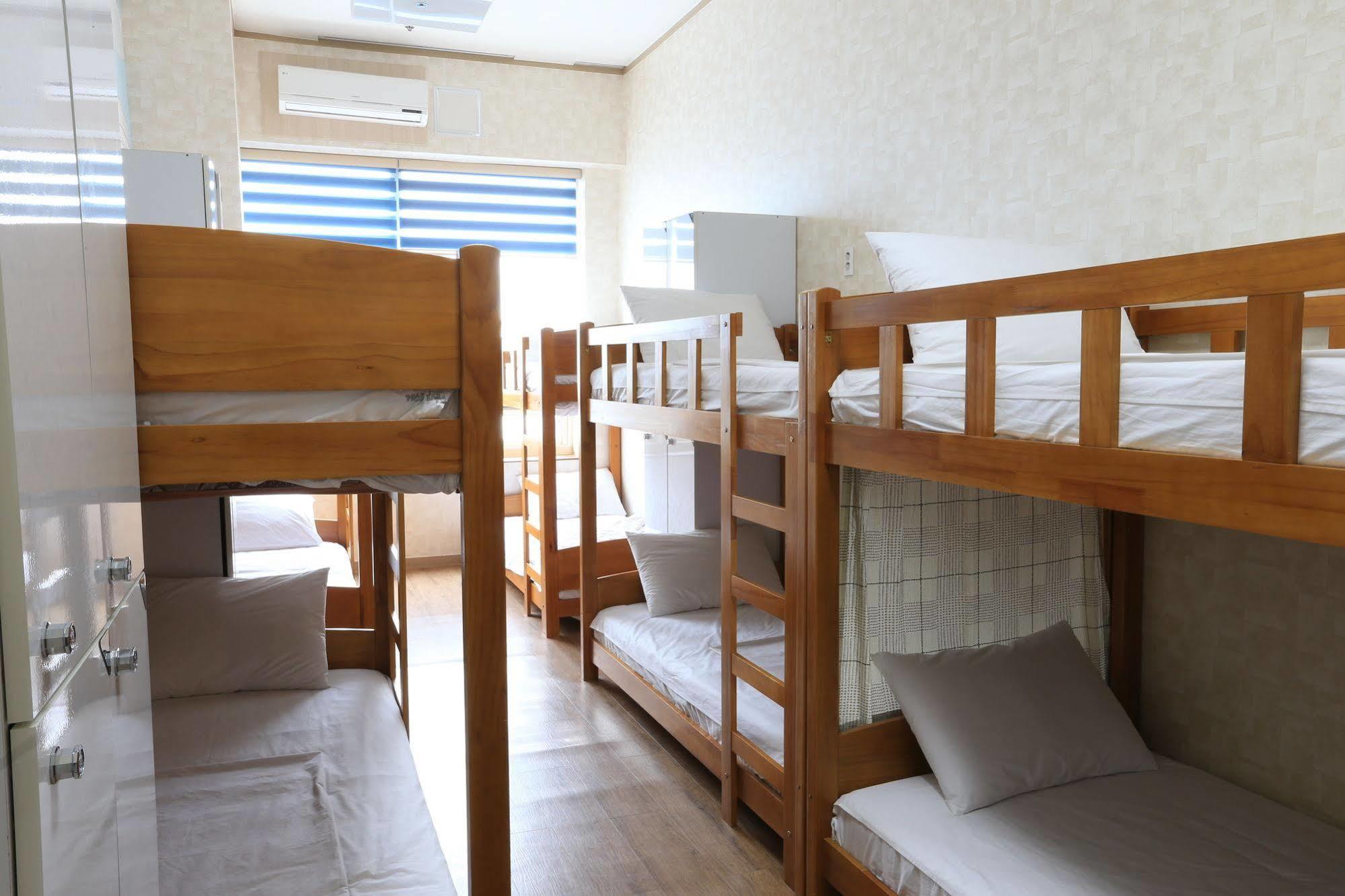 Terra Guesthouse ปูซาน ภายนอก รูปภาพ