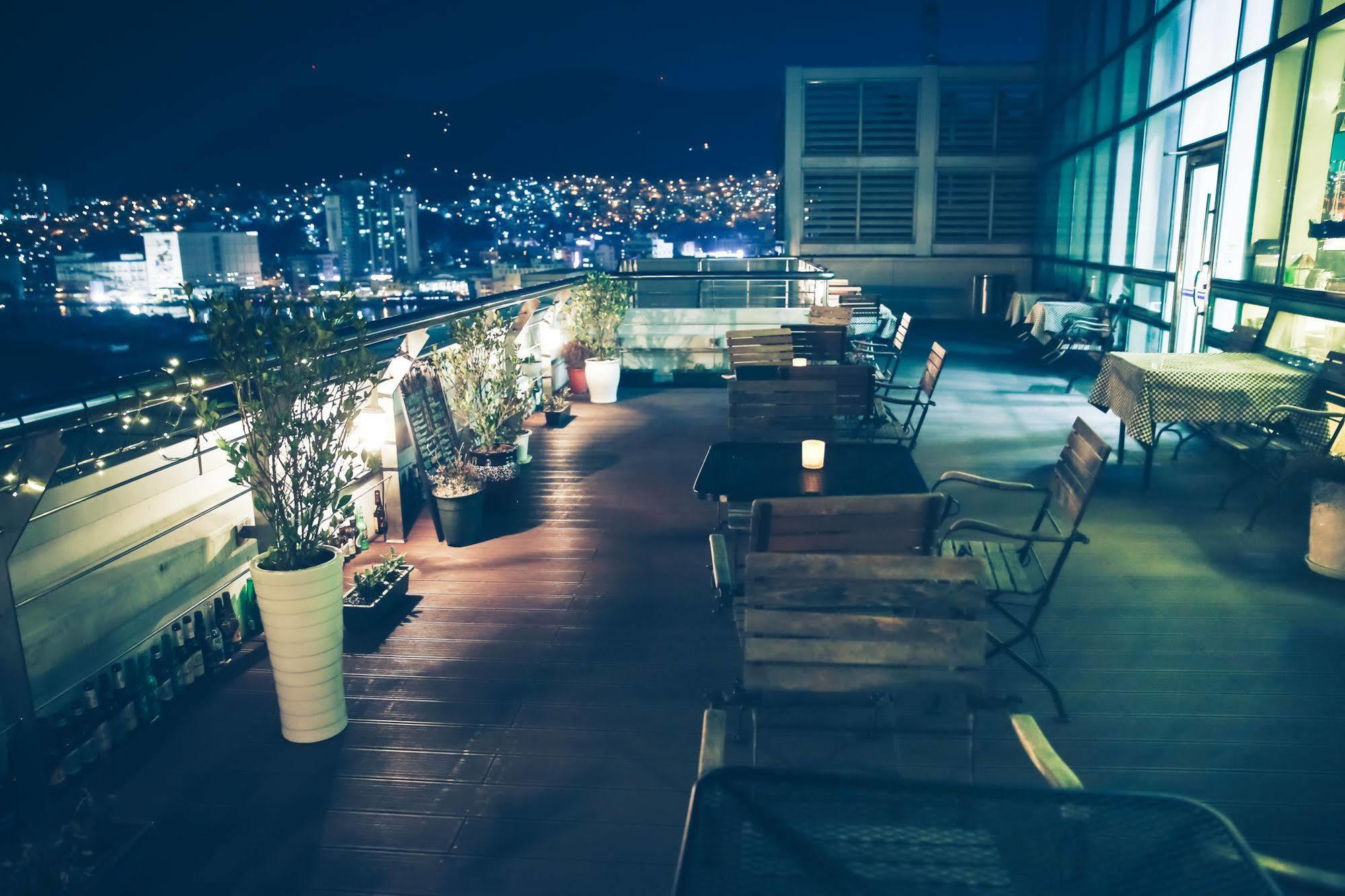 Terra Guesthouse ปูซาน ภายนอก รูปภาพ