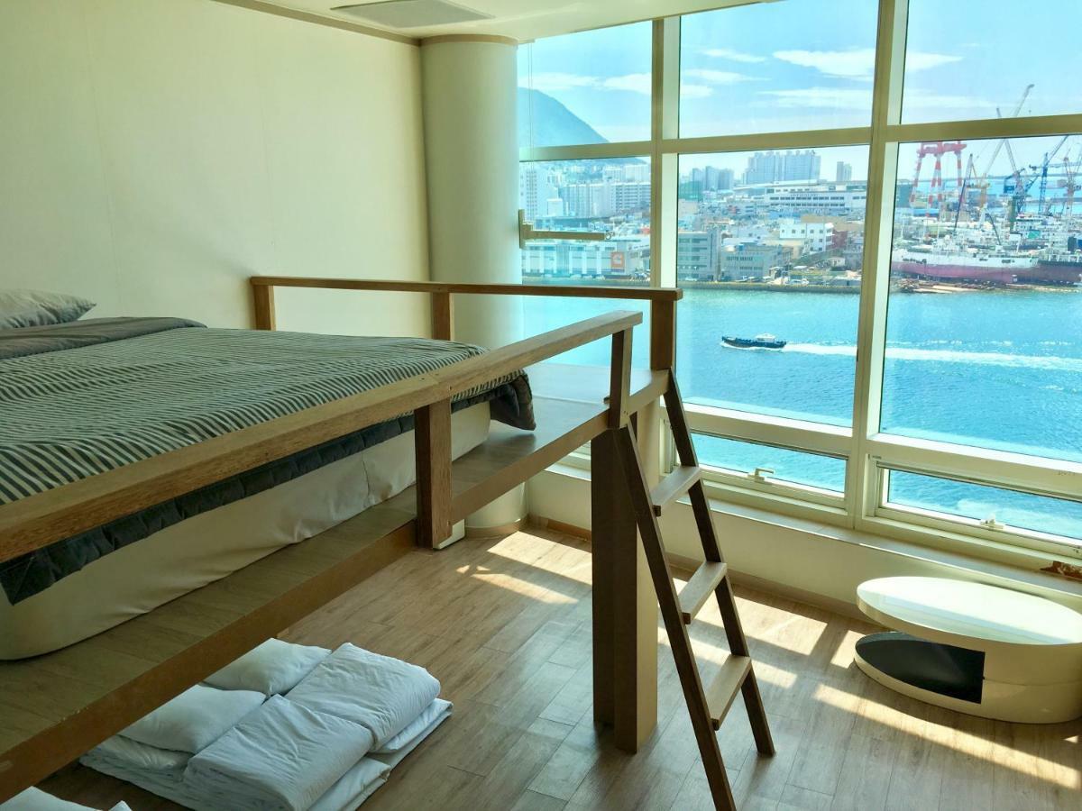Terra Guesthouse ปูซาน ภายนอก รูปภาพ
