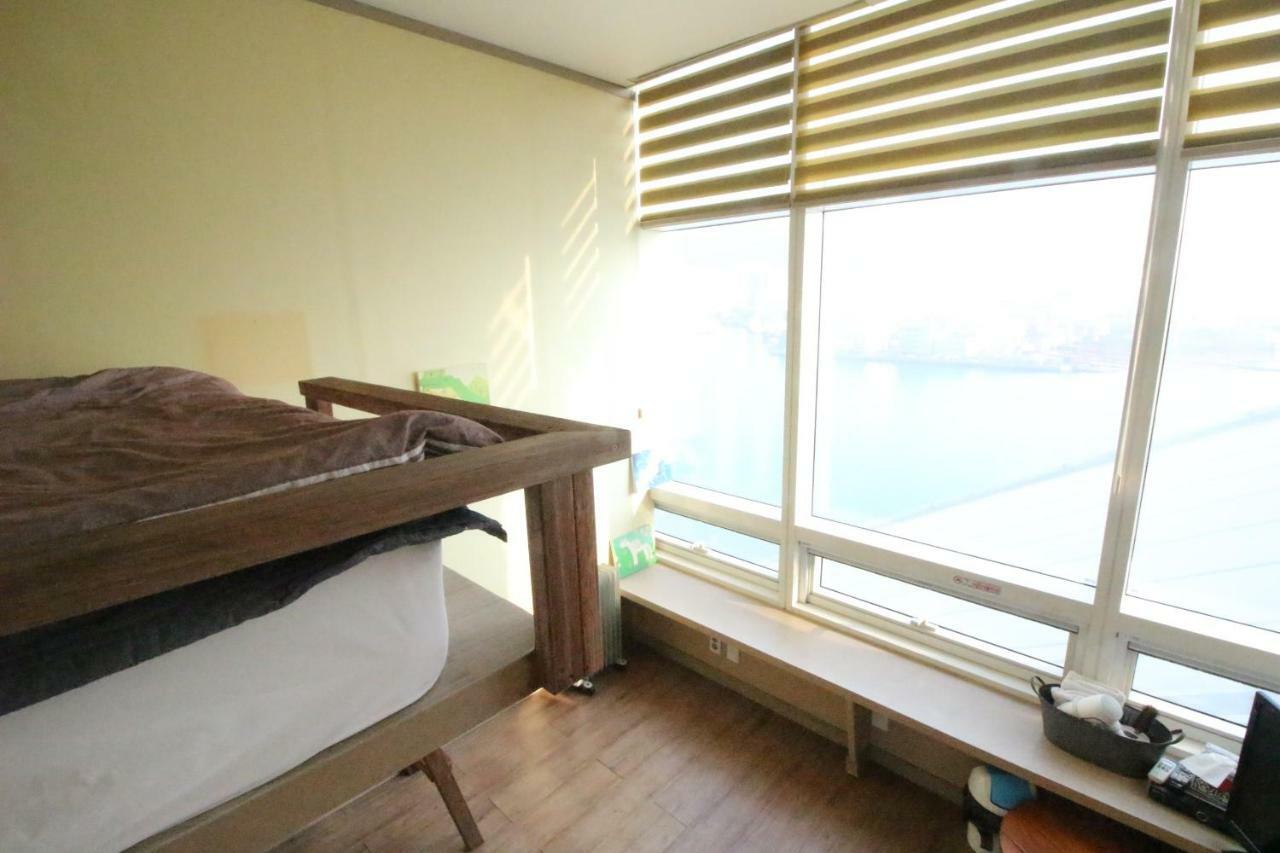 Terra Guesthouse ปูซาน ภายนอก รูปภาพ