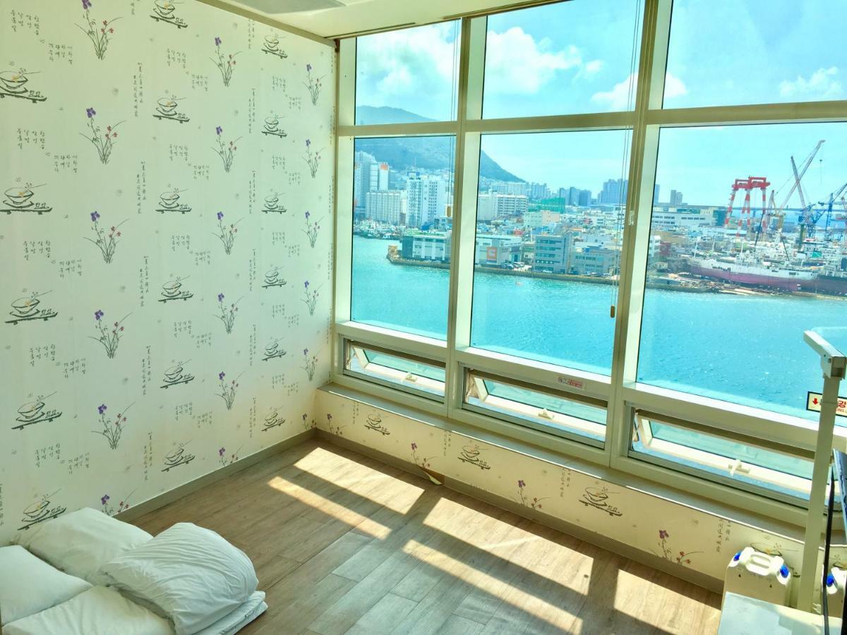 Terra Guesthouse ปูซาน ภายนอก รูปภาพ